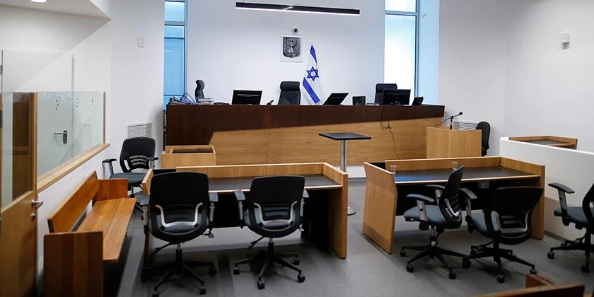 Двое израильтян обвиняются в ввозе 50 кг наркотиков из Будапешта.webp