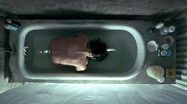 наркотики в ванной.gif