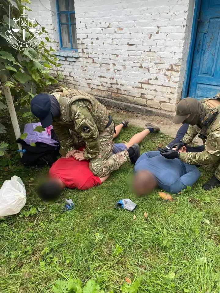 в Киевской области разоблачена схема выращивания и сбыта каннабиса.webp